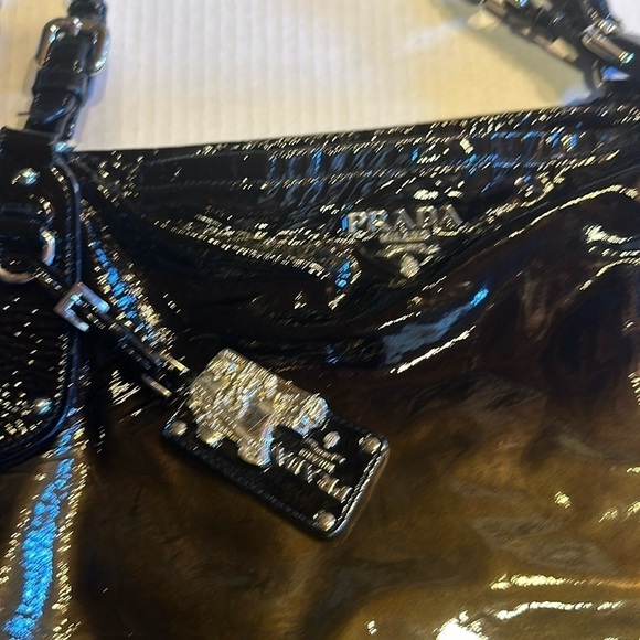 Prada authentic patent black and gold hobo bag with straps and inside pockets - Picture 2 of 16